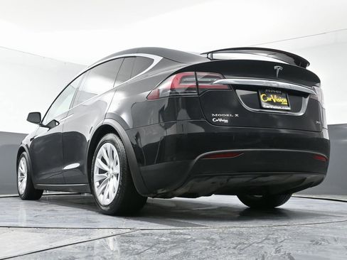 Used 2018 Tesla Model X 75D image 52