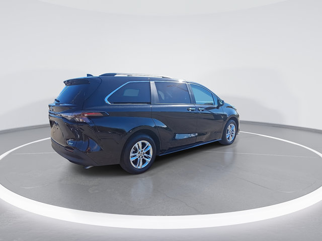Certified 2025 Toyota Sienna XLE w/ XLE Plus Package AWD/4WD image 8