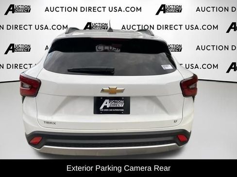Used 2025 Chevrolet Trax LT FWD image 5