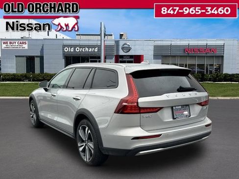 Used 2025 Volvo V60 B5 Cross Country Plus AWD/4WD image 8