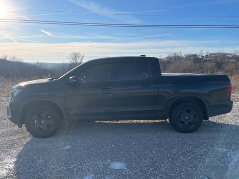 Used 2025 Honda Ridgeline Black Edition image 8