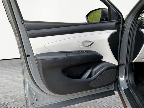 Used 2025 Hyundai Tucson SE FWD image 19