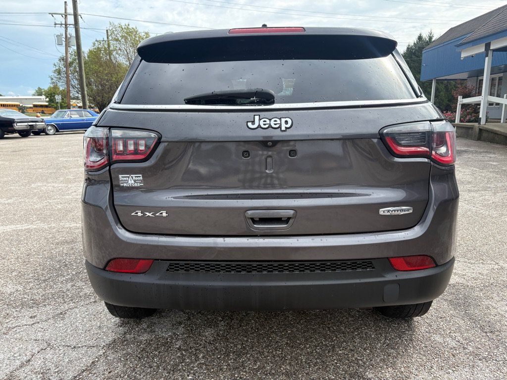 Used 2020 Jeep Compass Latitude w/ Cold Weather Group AWD/4WD image 5