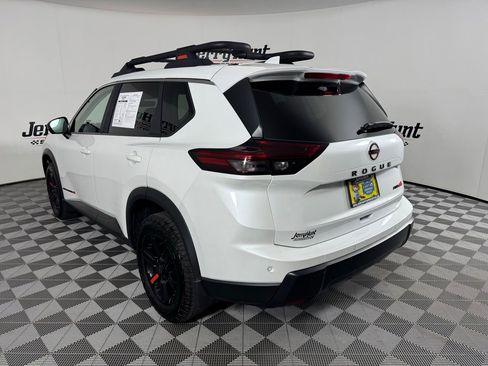 Used 2025 Nissan Rogue SV w/ Rock Creek Premium Package AWD/4WD image 8