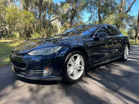 Used 2014 Tesla Model S 85 image 2
