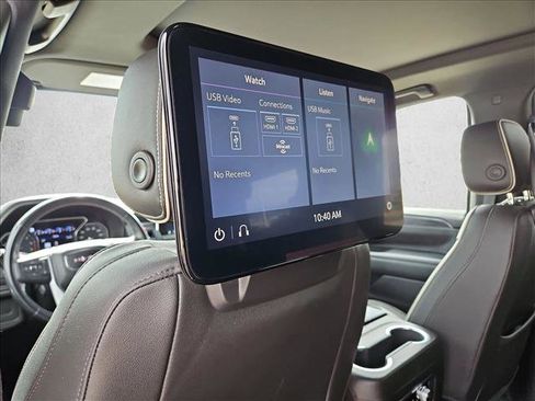 Used 2021 GMC Yukon SLT w/ SLT Premium Package image 18