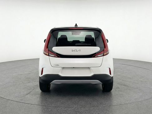 Used 2025 Kia Soul LX w/ LX Technology Package FWD image 7