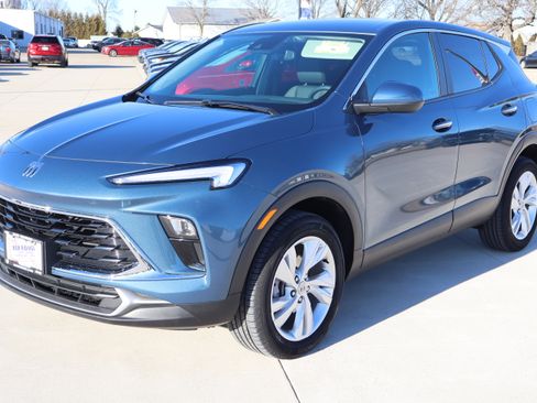 Used 2024 Buick Encore GX Preferred image 2