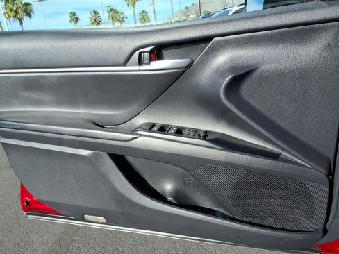 Used 2019 Toyota Camry LE image 28