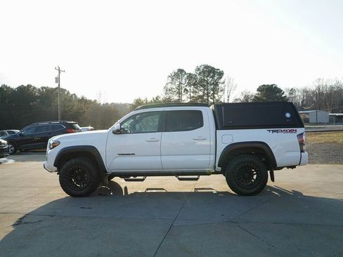 Used 2021 Toyota Tacoma TRD Off-Road image 38