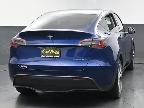 Used 2021 Tesla Model Y Long Range image 3