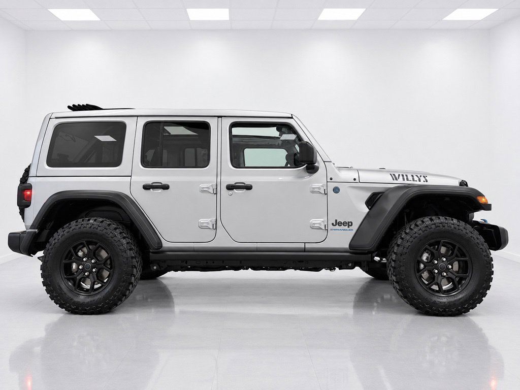 Used 2024 Jeep Wrangler Unlimited AWD/4WD image 5