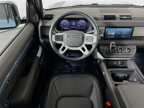 Used 2024 Land Rover Defender 110 S image 24