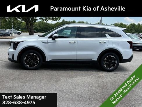 New 2026 Kia Sorento S w/ S Panoramic Sunroof Package FWD image 3