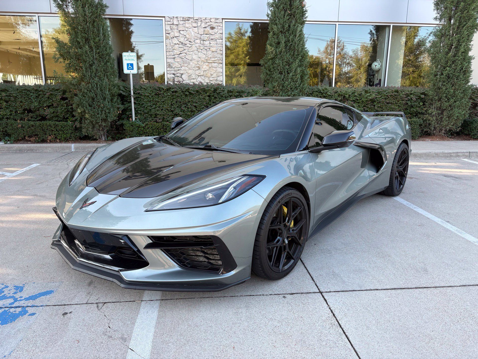Used 2023 Chevrolet Corvette Stingray Preferred Cpe w/ Z51 Performance Package RWD image 1