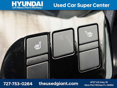 Used 2025 Kia Sportage EX image 27