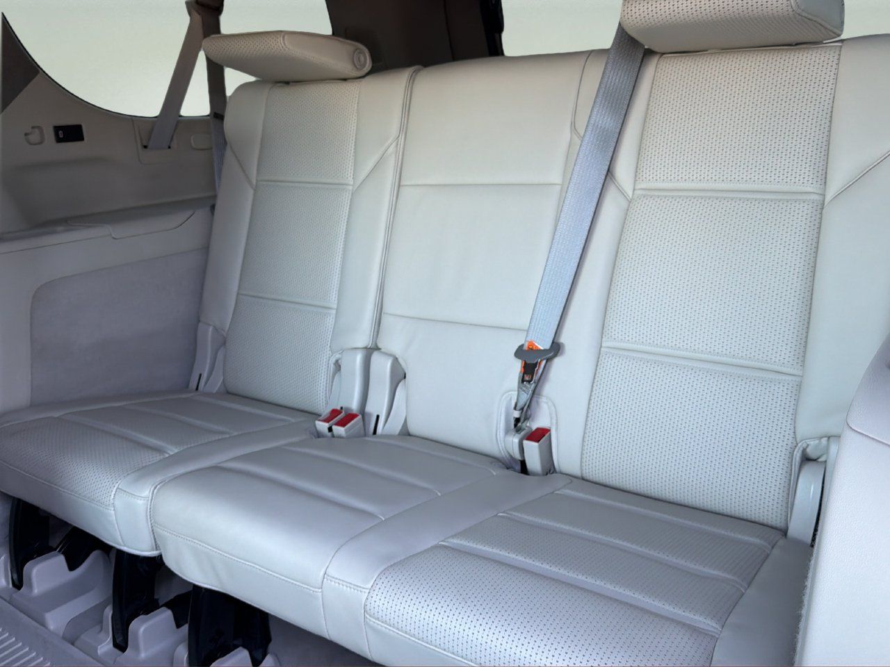 Used 2023 Cadillac Escalade ESV Premium Luxury Platinum AWD/4WD image 14