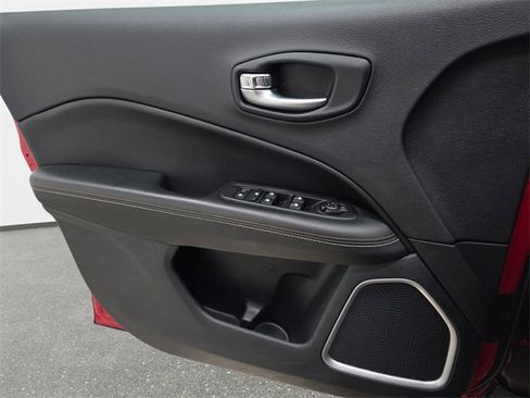 Used 2020 Jeep Compass Latitude image 26