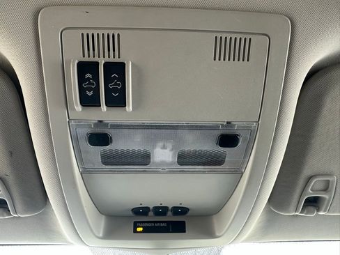 Used 2009 Chevrolet Suburban LT image 24