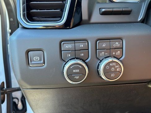 New 2026 GMC Sierra 2500 Denali Ultimate image 16