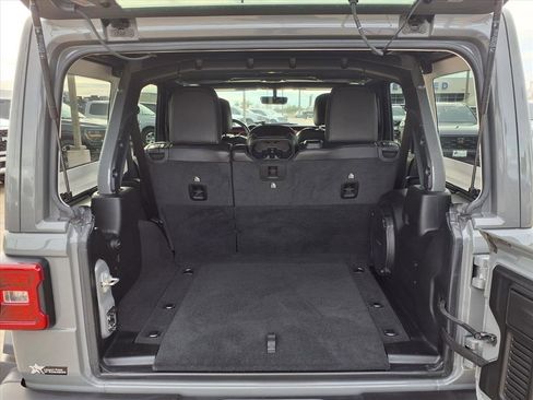 Used 2023 Jeep Wrangler Rubicon w/ LED Lighting Group image 29