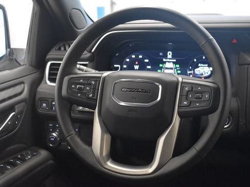 Used 2024 GMC Yukon Denali AWD/4WD image 24