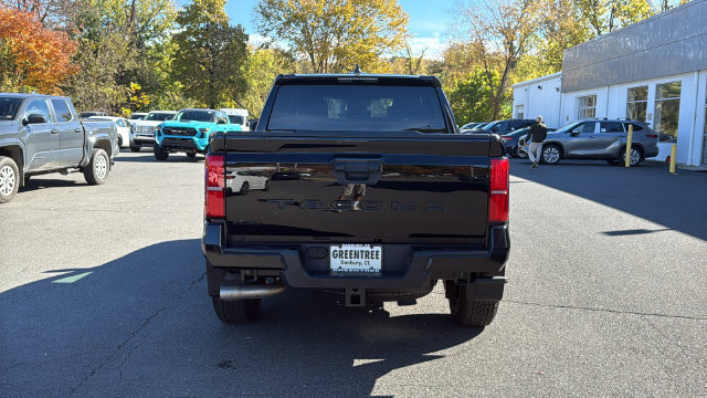 Used 2025 Toyota Tacoma TRD Off-Road AWD/4WD image 7