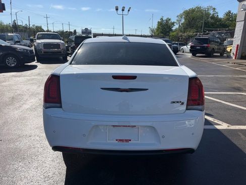 Used 2022 Chrysler 300 S RWD image 6