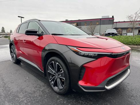 Used 2023 Toyota bZ4X AWD image 2