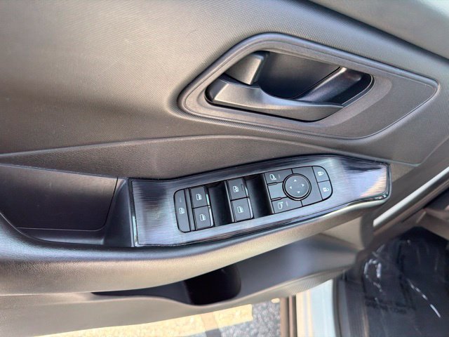 Used 2024 Nissan Rogue S AWD/4WD image 10
