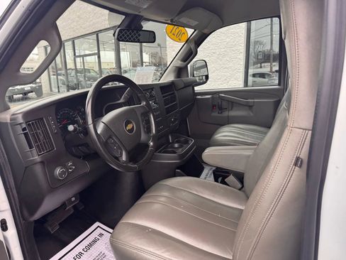 Used 2021 Chevrolet Express 2500 w/ Driver Convenience Package image 9
