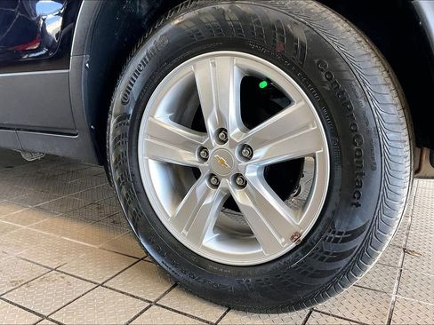 Used 2022 Chevrolet Trax LT w/ LT Convenience Package image 31