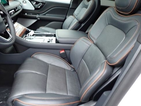 New 2025 Lincoln Aviator Black Label w/ Jet Appearance Package image 16