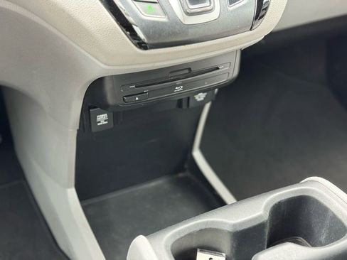 Used 2018 Honda Odyssey Elite image 16