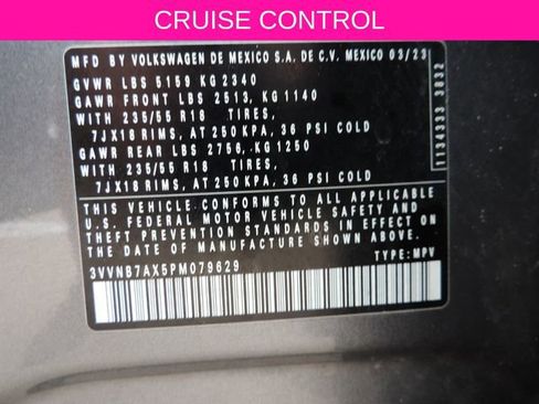 Used 2023 Volkswagen Tiguan SE w/ Panoramic Sunroof Package image 16