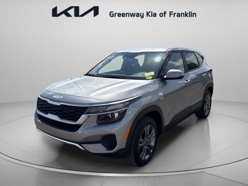 Used 2023 Kia Seltos LX AWD/4WD image 3
