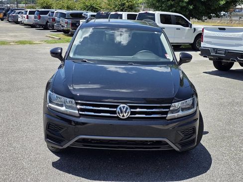Used 2021 Volkswagen Tiguan SE w/ Panoramic Sunroof Package AWD/4WD image 3