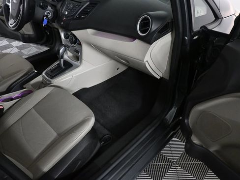 Used 2015 Ford Fiesta SE image 16