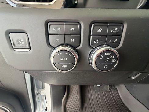 Used 2024 GMC Sierra 3500 Denali w/ Denali Reserve Package image 23