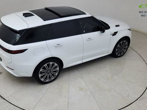Used 2025 Land Rover Range Rover Sport Dynamic SE image 84