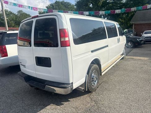 Used 2010 Chevrolet Express 3500 LT w/ LT Preferred Equipment Group RWD image 4