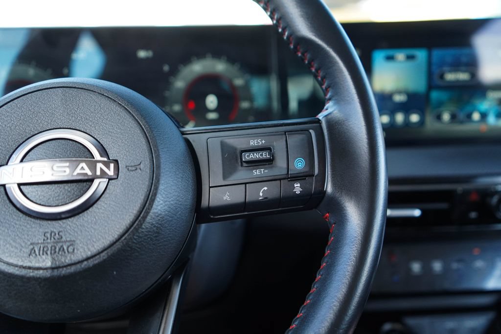 Used 2025 Nissan Kicks SR FWD image 28