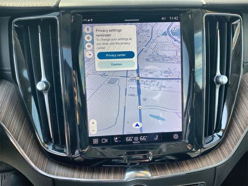 Used 2023 Volvo XC60 B5 Ultimate w/ Climate Package image 20