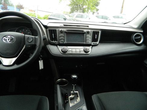 Used 2015 Toyota RAV4 XLE FWD image 15