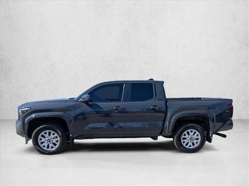 Certified 2025 Toyota Tacoma SR5 AWD/4WD image 9