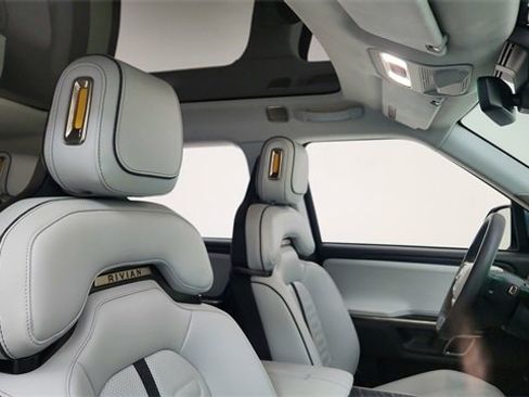 Used 2023 Rivian R1S Adventure image 22