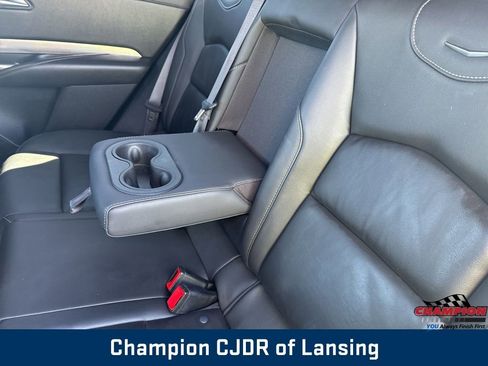 Used 2024 Cadillac XT4 Premium Luxury FWD image 43