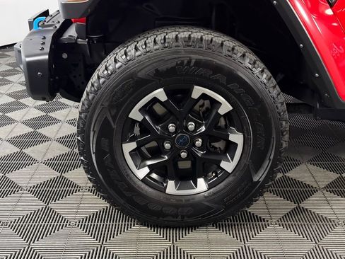 Used 2024 Jeep Wrangler Unlimited Rubicon 4xe AWD/4WD image 15