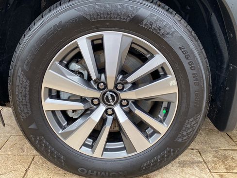 Certified 2025 Nissan Pathfinder SL image 13