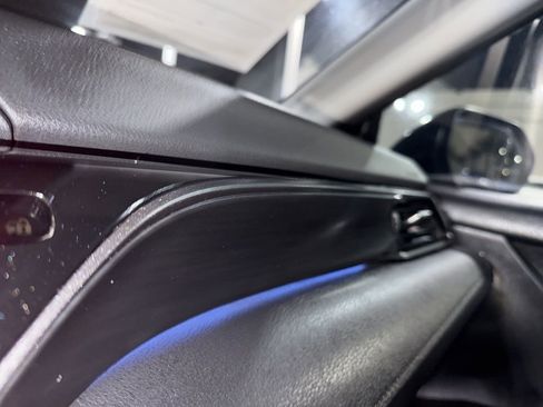 Used 2021 Toyota Camry XLE image 31